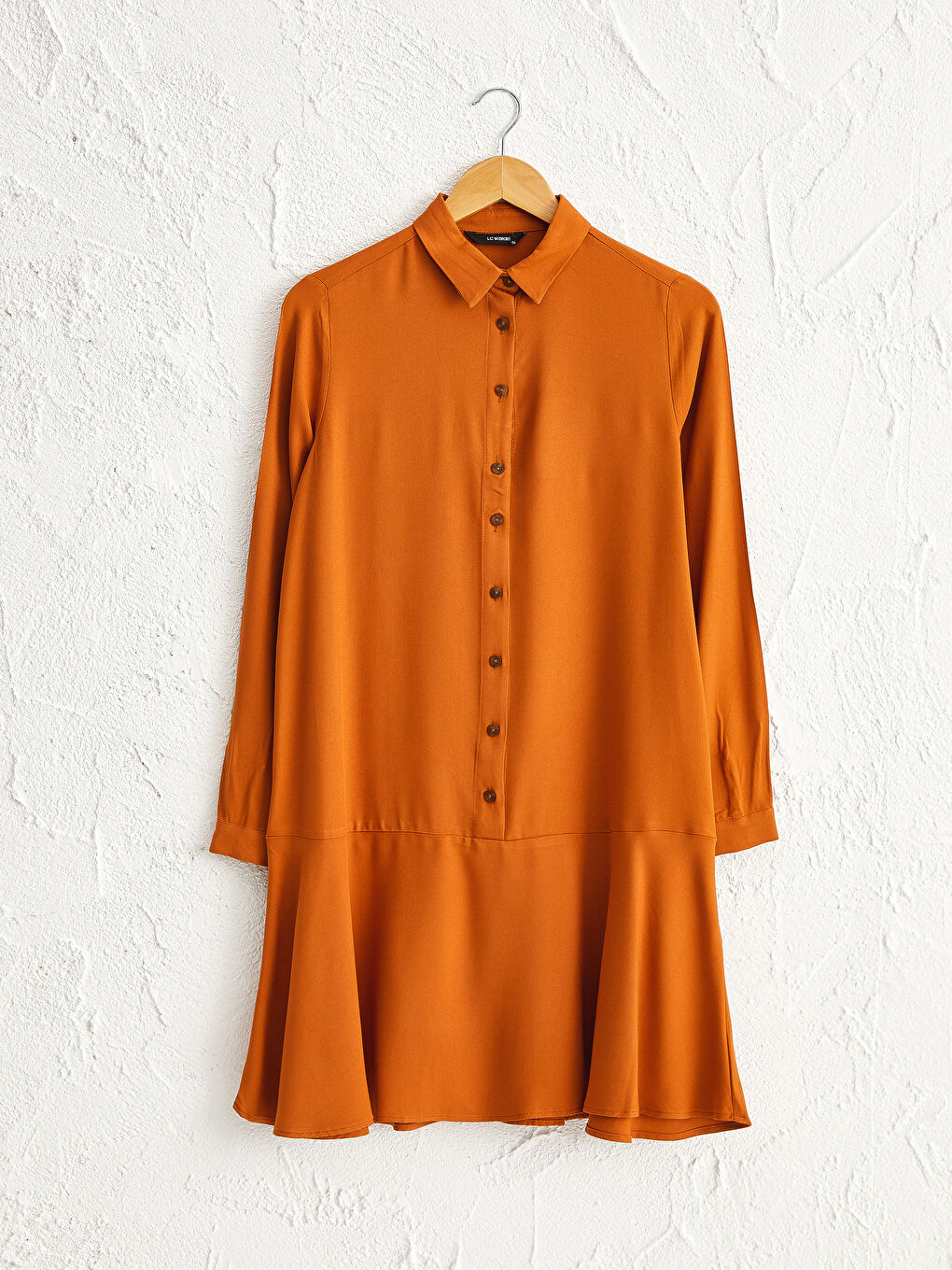 tunika od viskoze s detaljima na kragni 