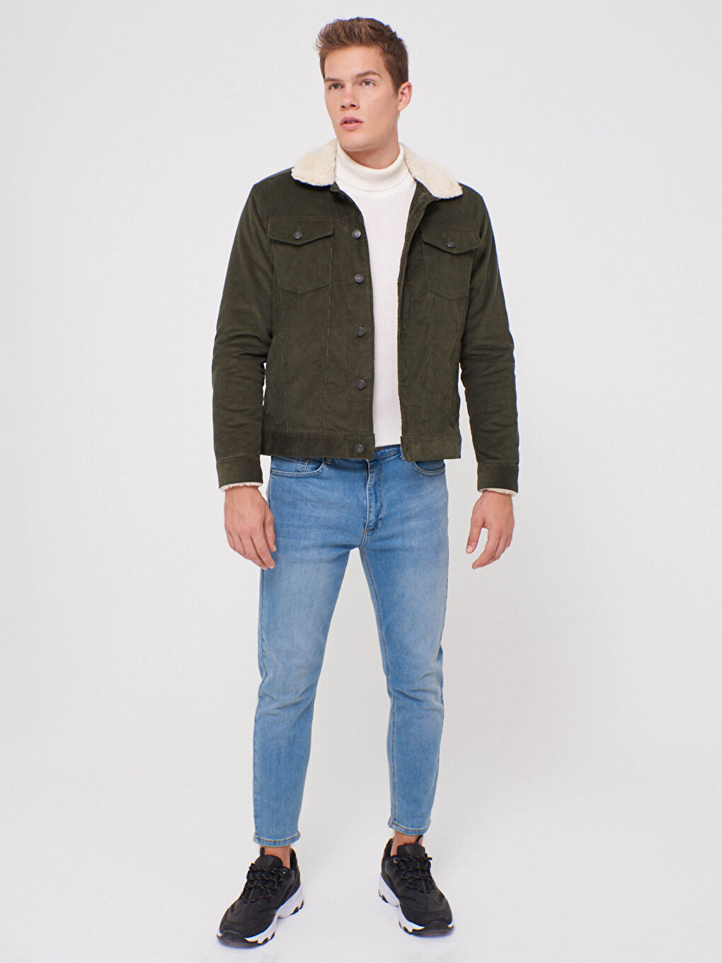 Velvet Coat with Plush Fur Collar-2