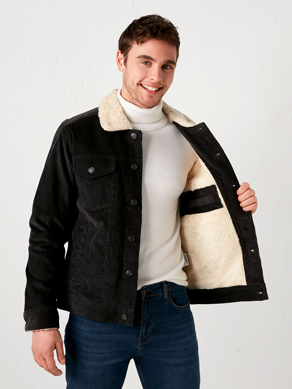 Velvet Coat with Plush Fur Collar-2