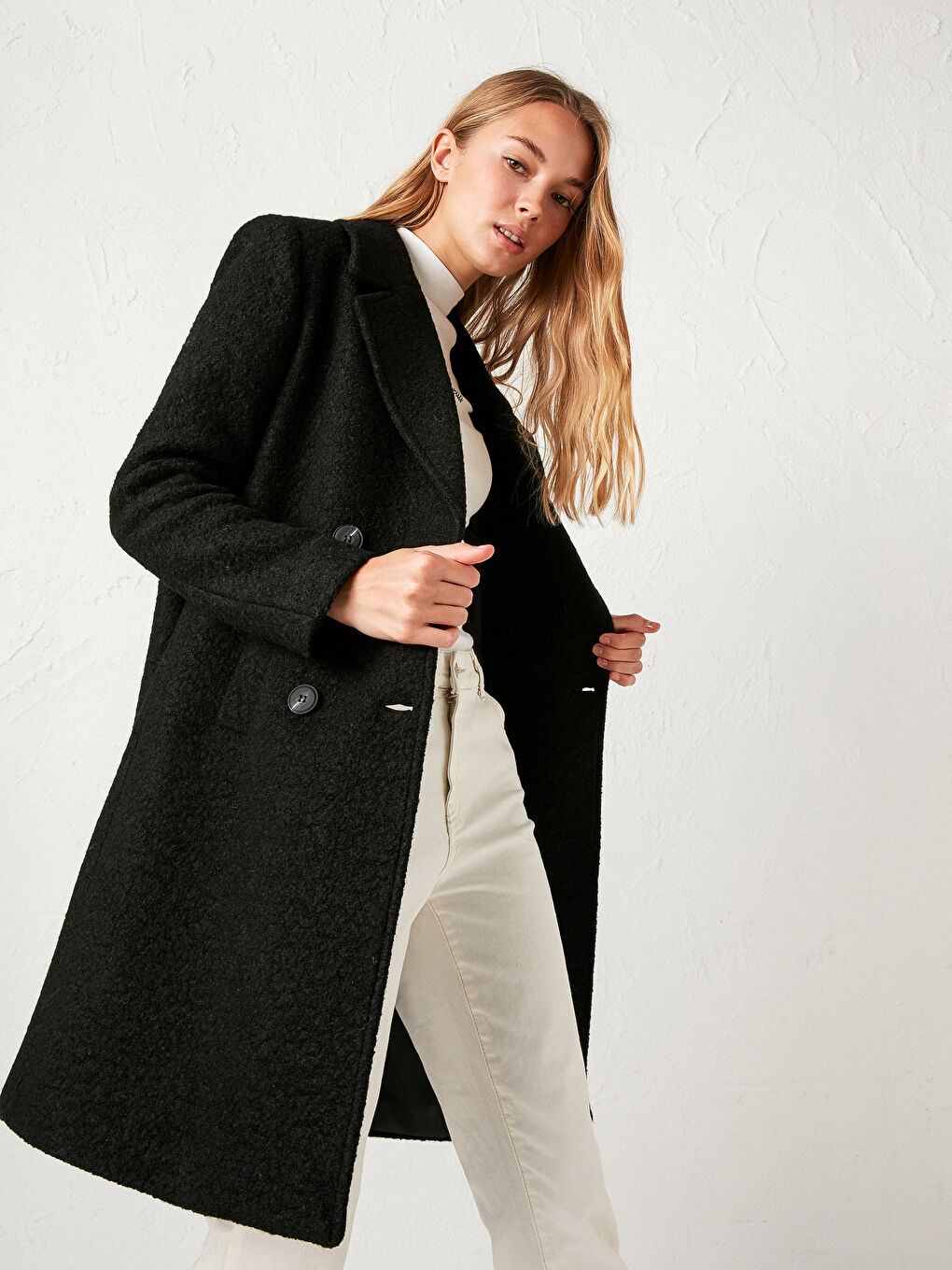 Dik Yaka Uzun Kollu Kadın Kaşe Kaban-1