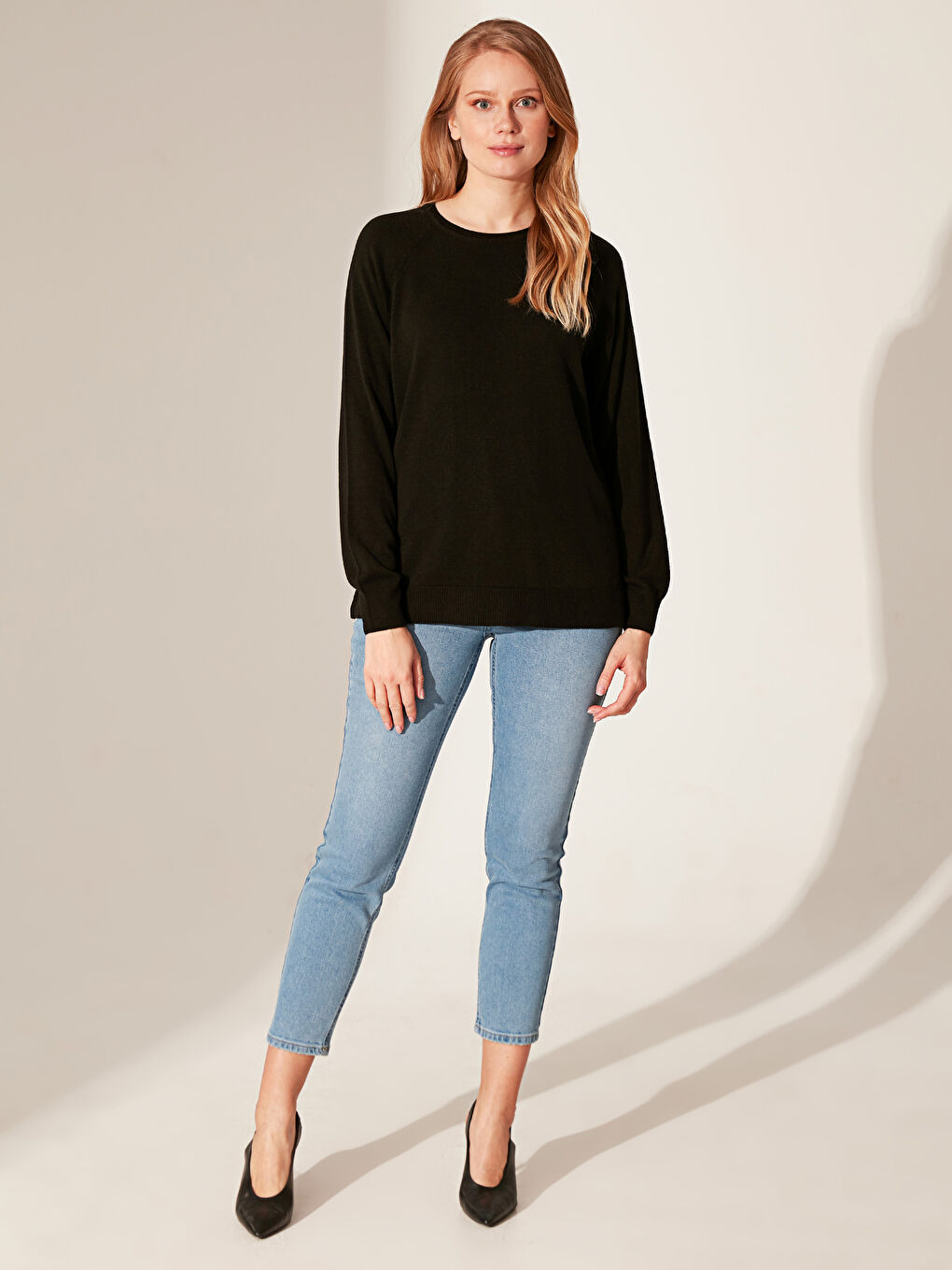 Женщины Черный Свитер-1