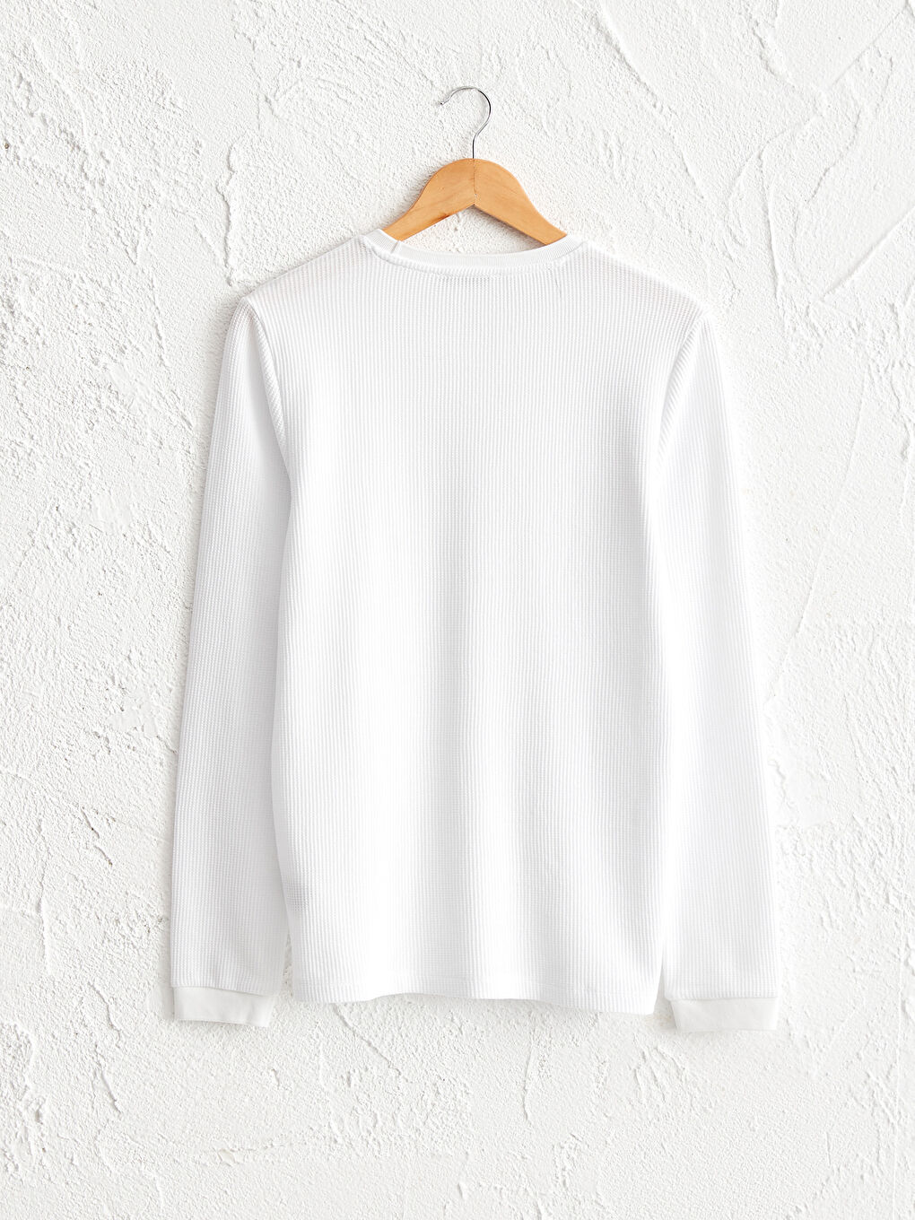 Базовая футболка с круглым вырезом и длинными рукавами-3