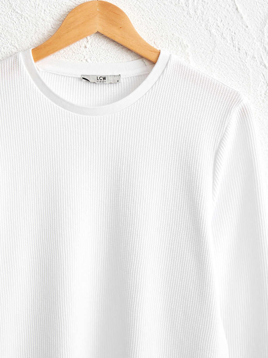 Базовая футболка с круглым вырезом и длинными рукавами-4