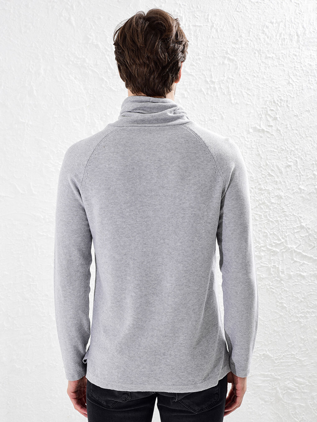 Gri Slim Fit Keşiş Yaka İnce Triko Kazak-3