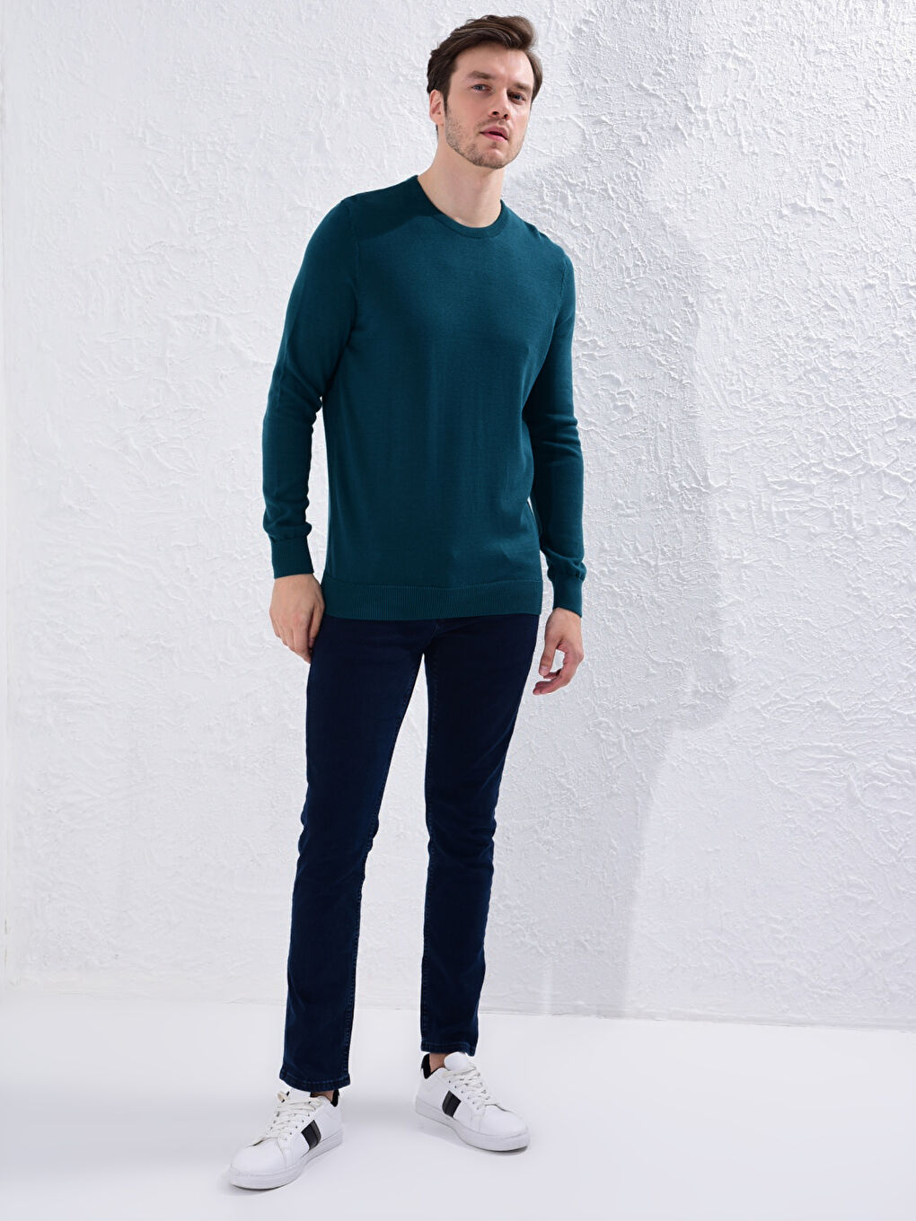 Базовий трикотажний джемпер з круглим вирізом-2