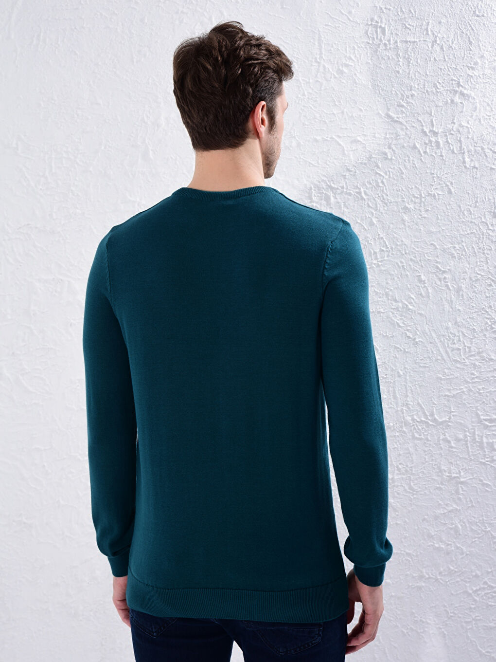 Базовий трикотажний джемпер з круглим вирізом-3