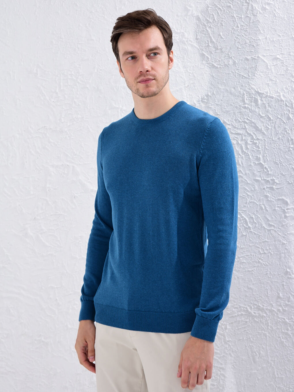 Дөңгелек жағалы негізгі трикотаж жемпір-1