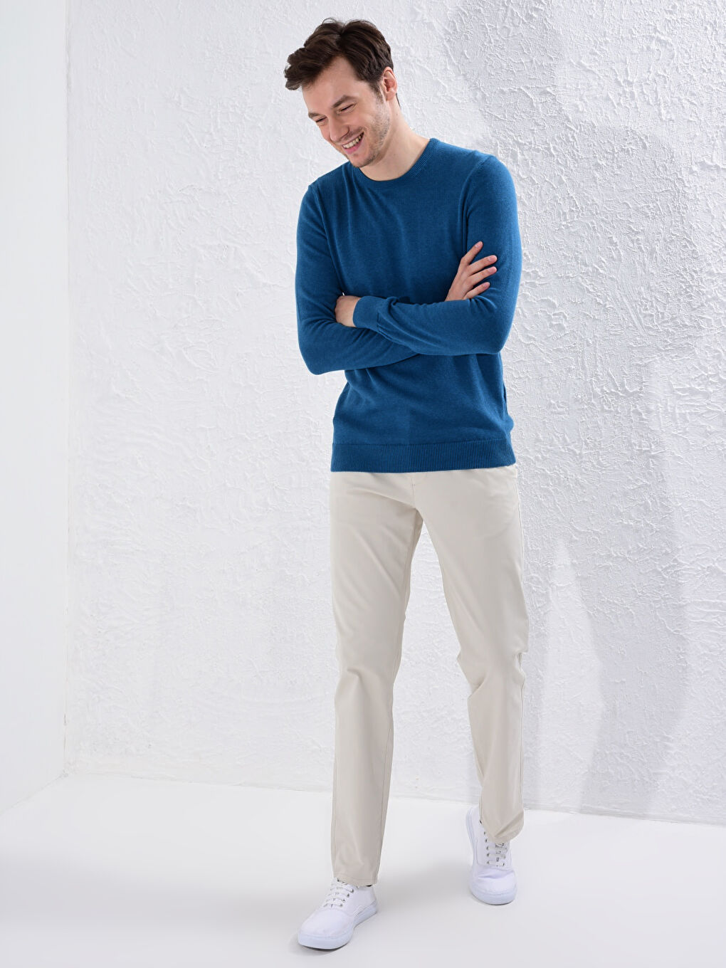 Дөңгелек жағалы негізгі трикотаж жемпір-3