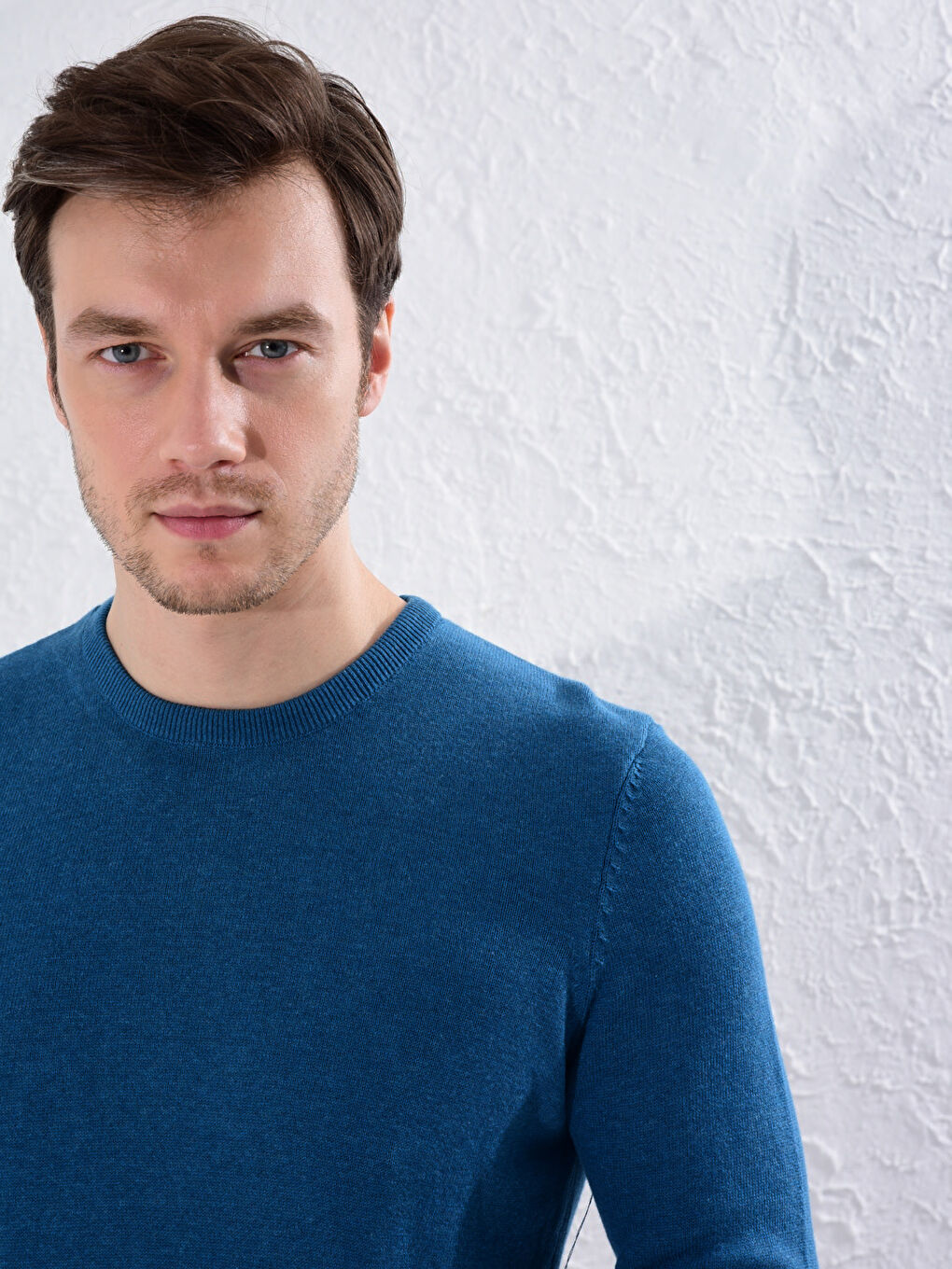 Дөңгелек жағалы негізгі трикотаж жемпір-5