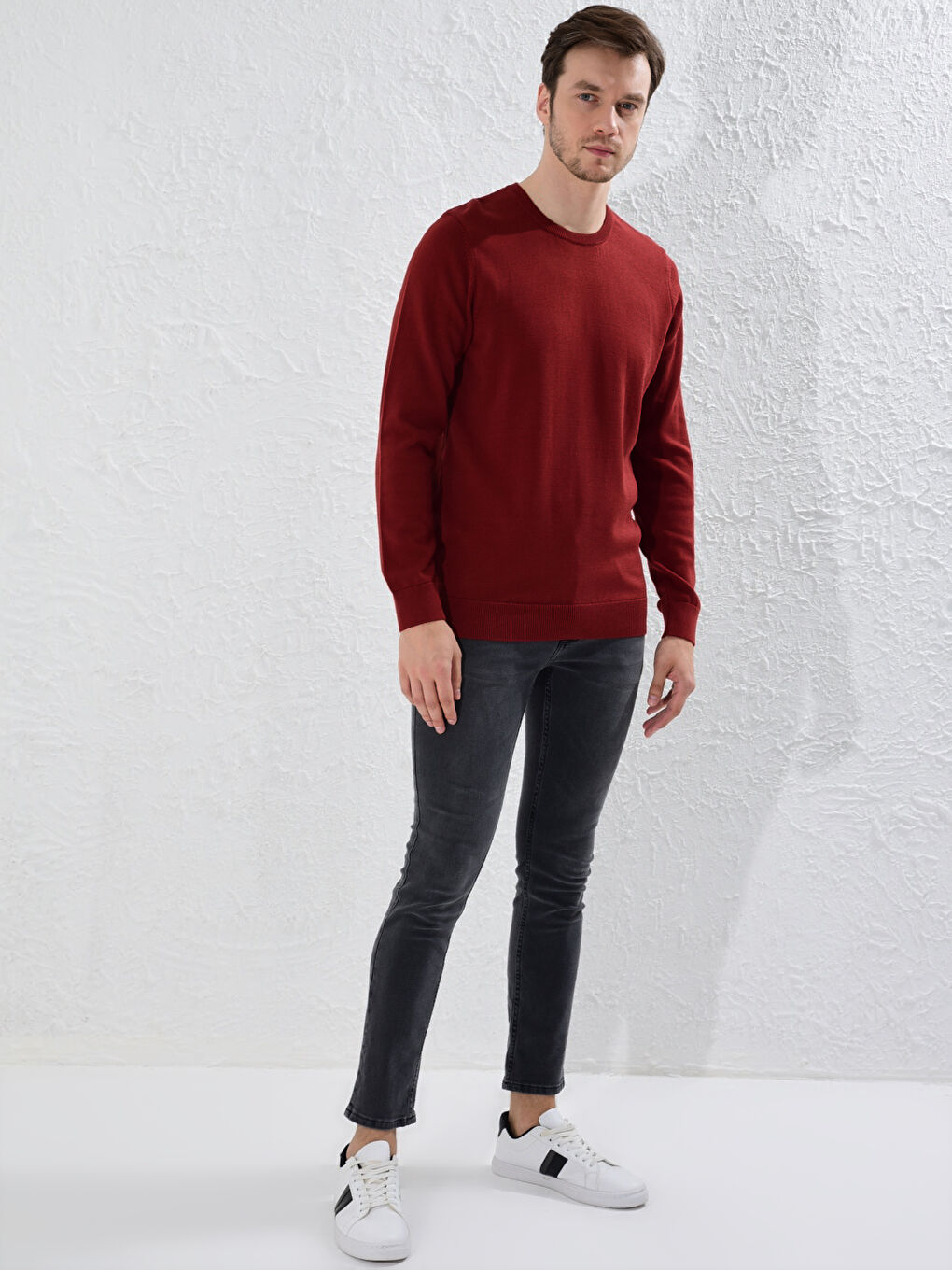 Дөңгелек жағалы негізгі трикотаж жемпір-1