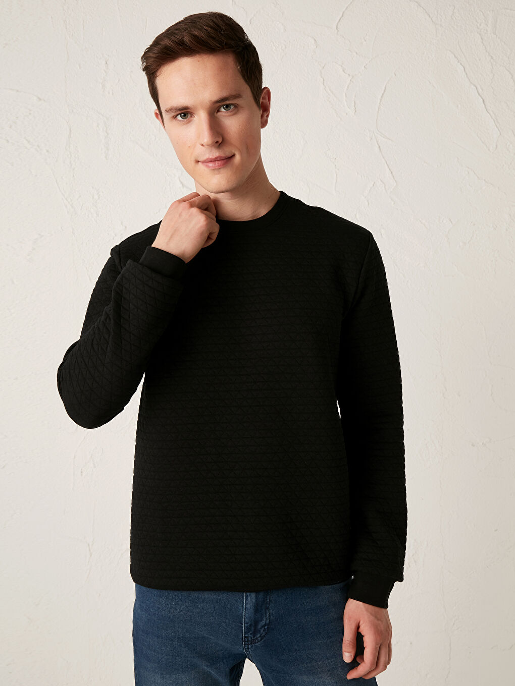 بلوفر رجالي تريكو رفيع بياقة عالية وأكمام طويلة وقصة ضيقة أساسية-1