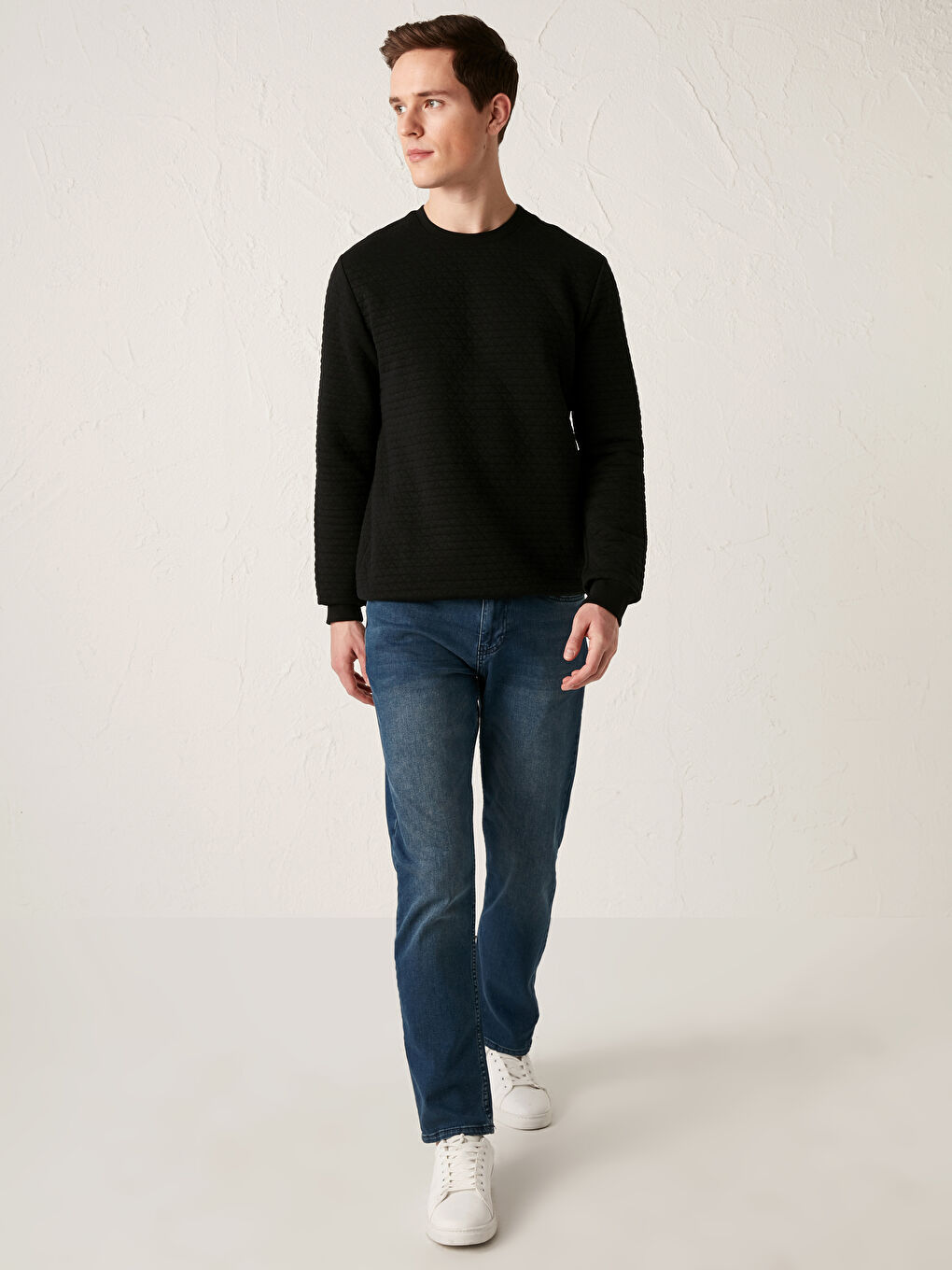 بلوفر رجالي تريكو رفيع بياقة عالية وأكمام طويلة وقصة ضيقة أساسية-2