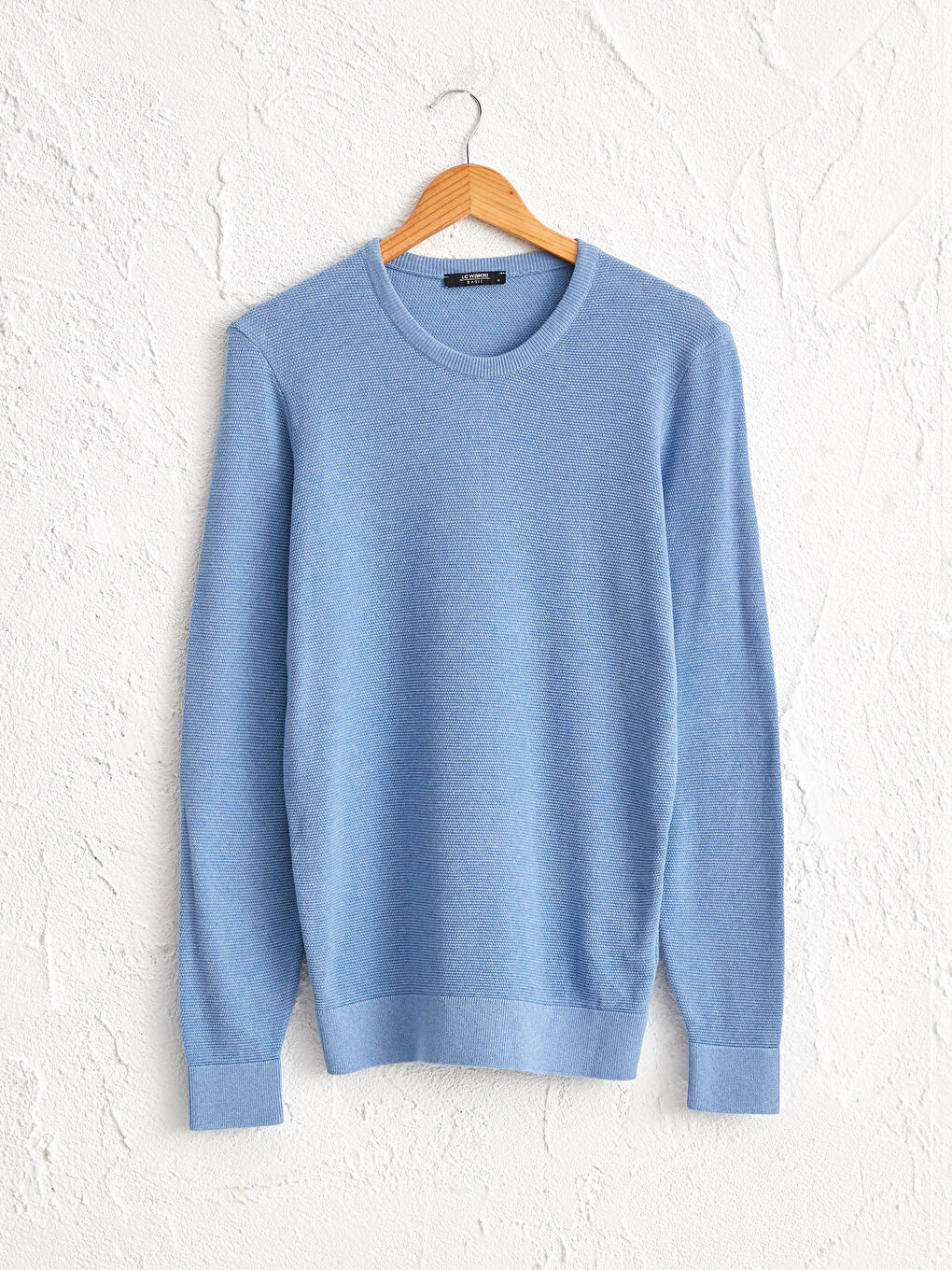 Базовый трикотажный джемпер с круглым вырезом