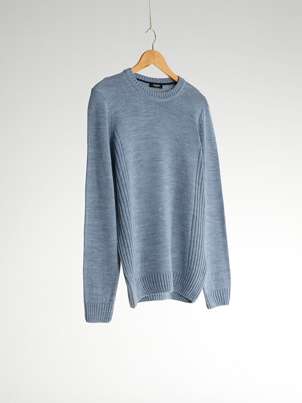 Светр із круглим вирізом із товстого трикотажу