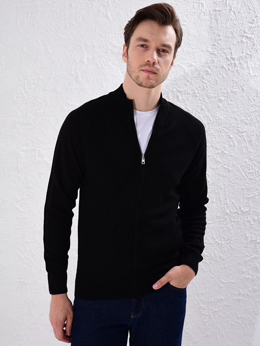 Siyah Dik Yaka İnce Triko Hırka-1