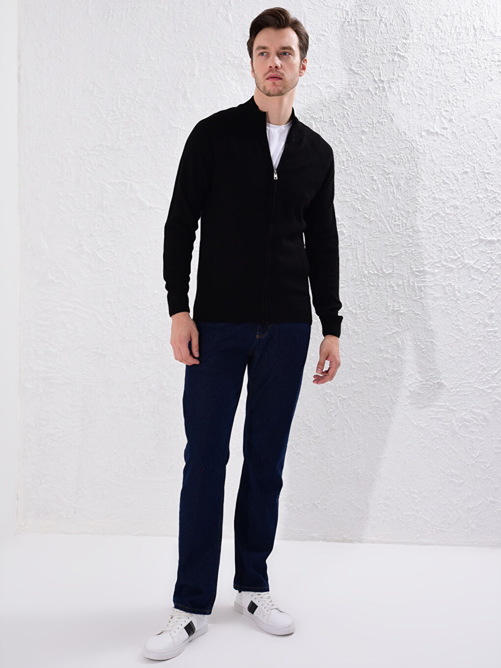 Siyah Dik Yaka İnce Triko Hırka-2