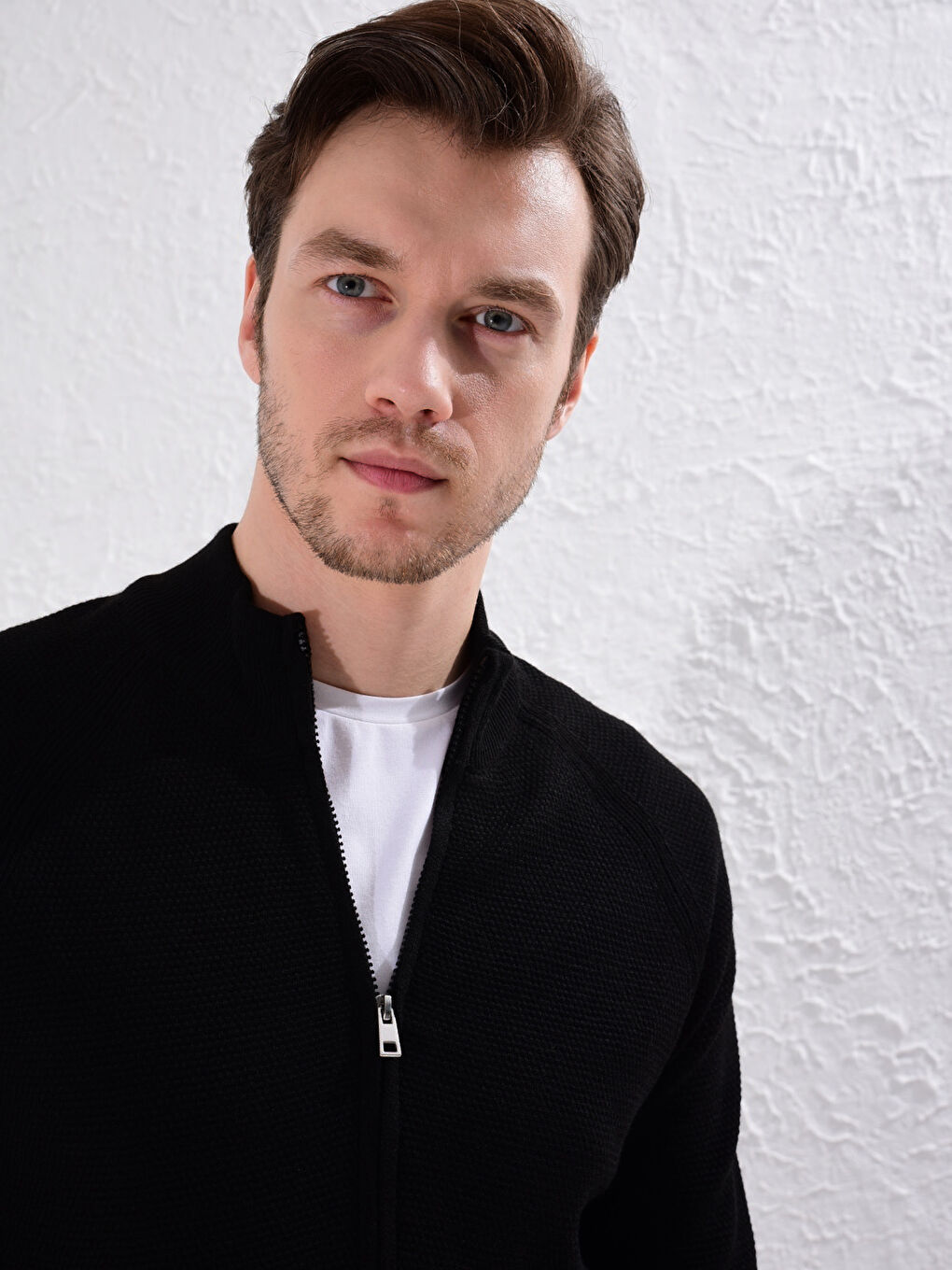 Siyah Dik Yaka İnce Triko Hırka-4