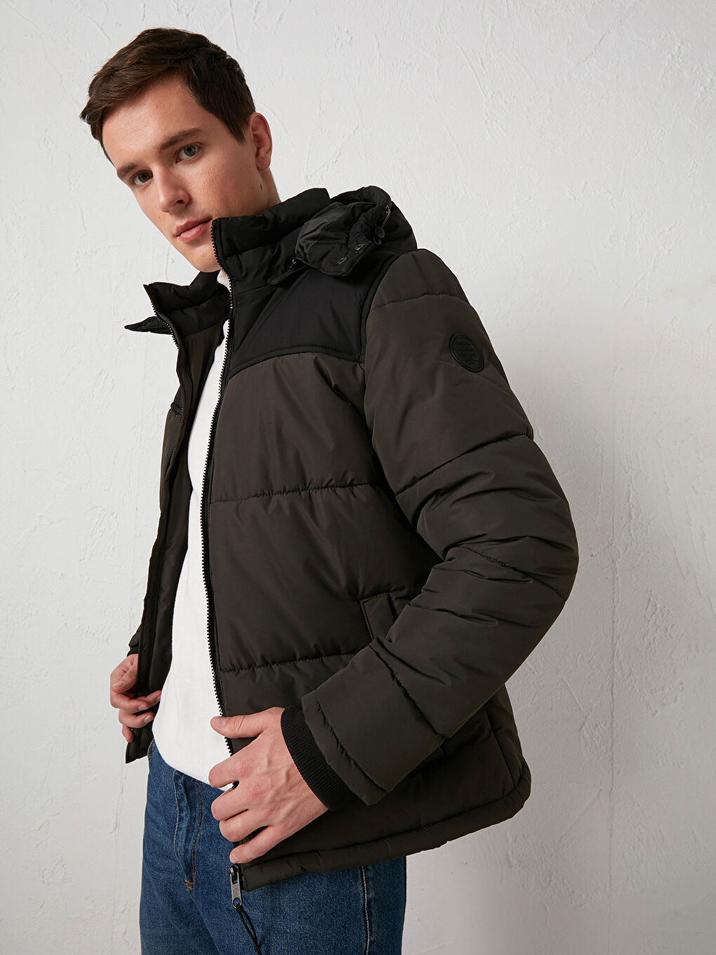 Standard Pattern Hooded Thick Men's Down Coat-1