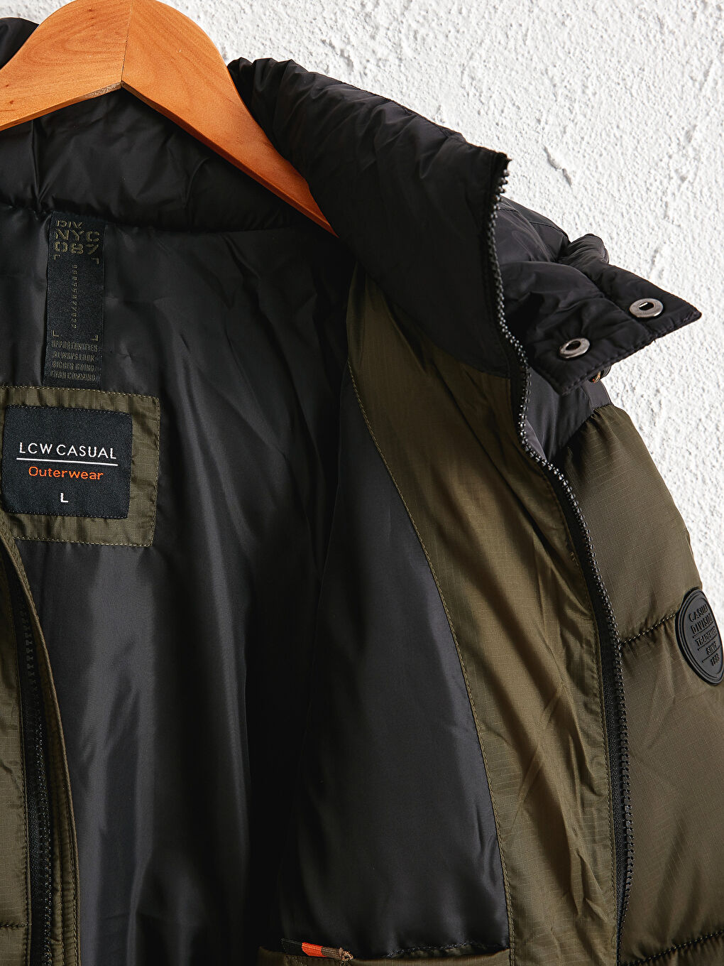 Standard Pattern Hooded Thick Men's Down Coat-9