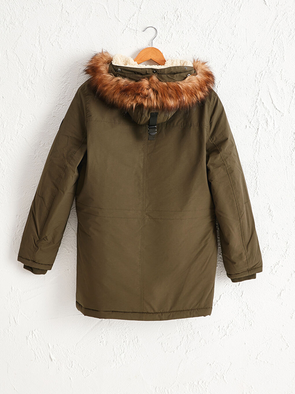 Дута куртка з довгим рукавом і капюшоном, оздоблена штучним хутром-1
