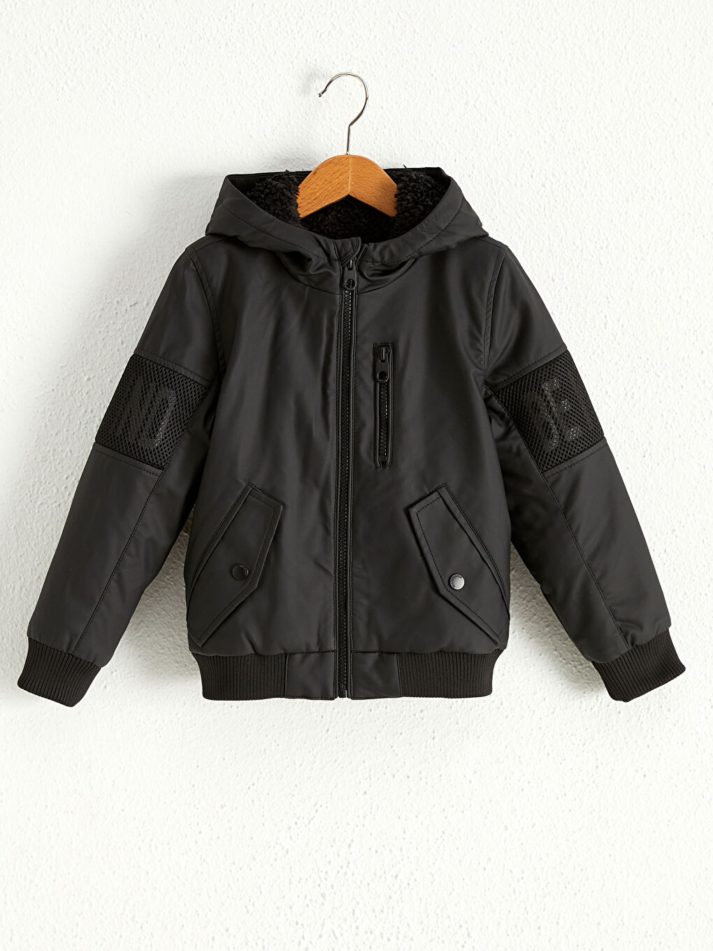 Siyah Kapüşonlu Deri Görünümlü Erkek Çocuk Mont-1