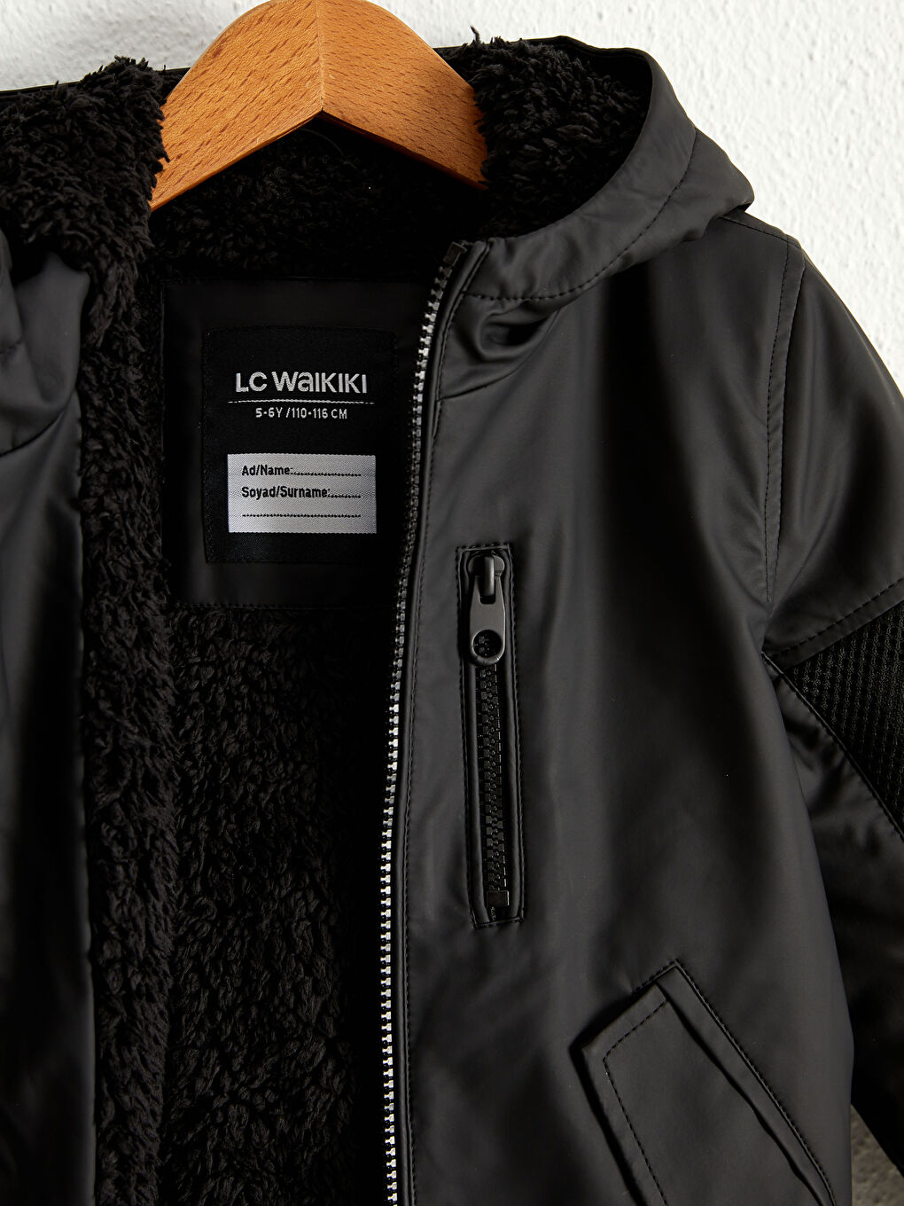 Siyah Kapüşonlu Deri Görünümlü Erkek Çocuk Mont-3