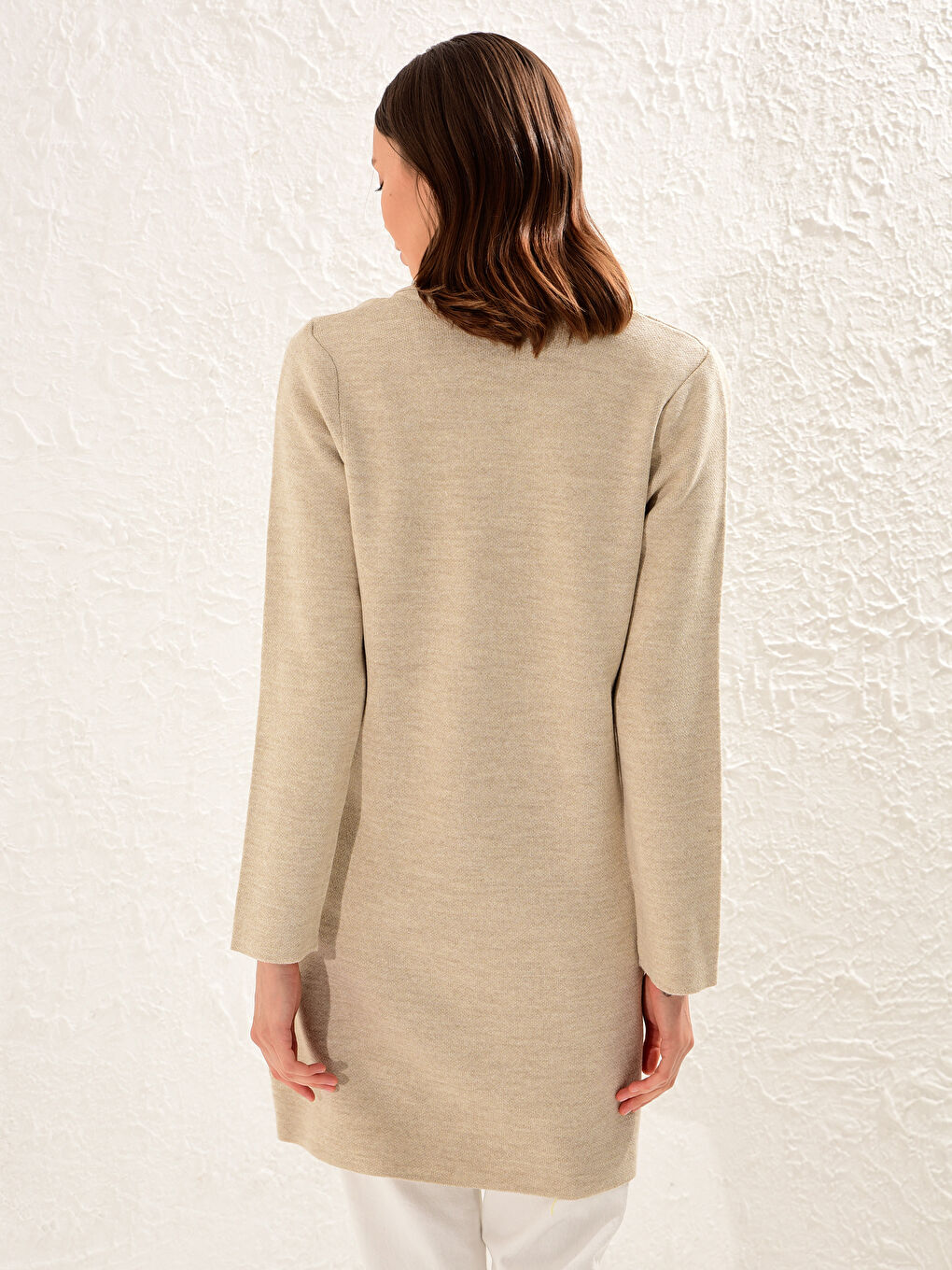 Женский кардиган из трикотажа с длинным рукавом и облегающим кроем-2