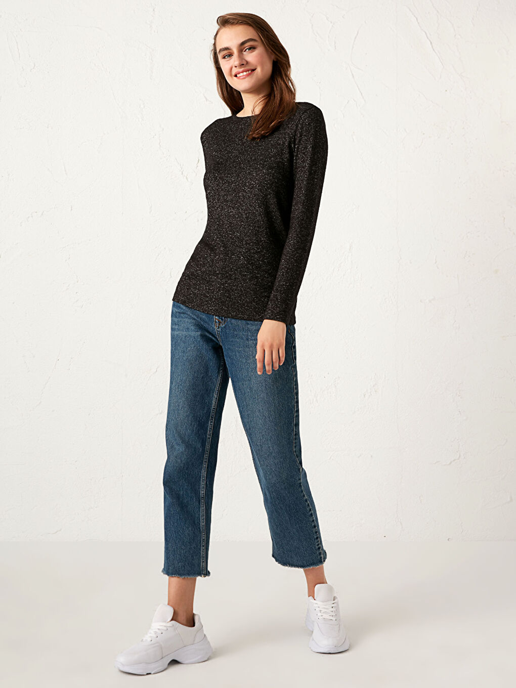 Базовый трикотажный джемпер с круглым вырезом-4