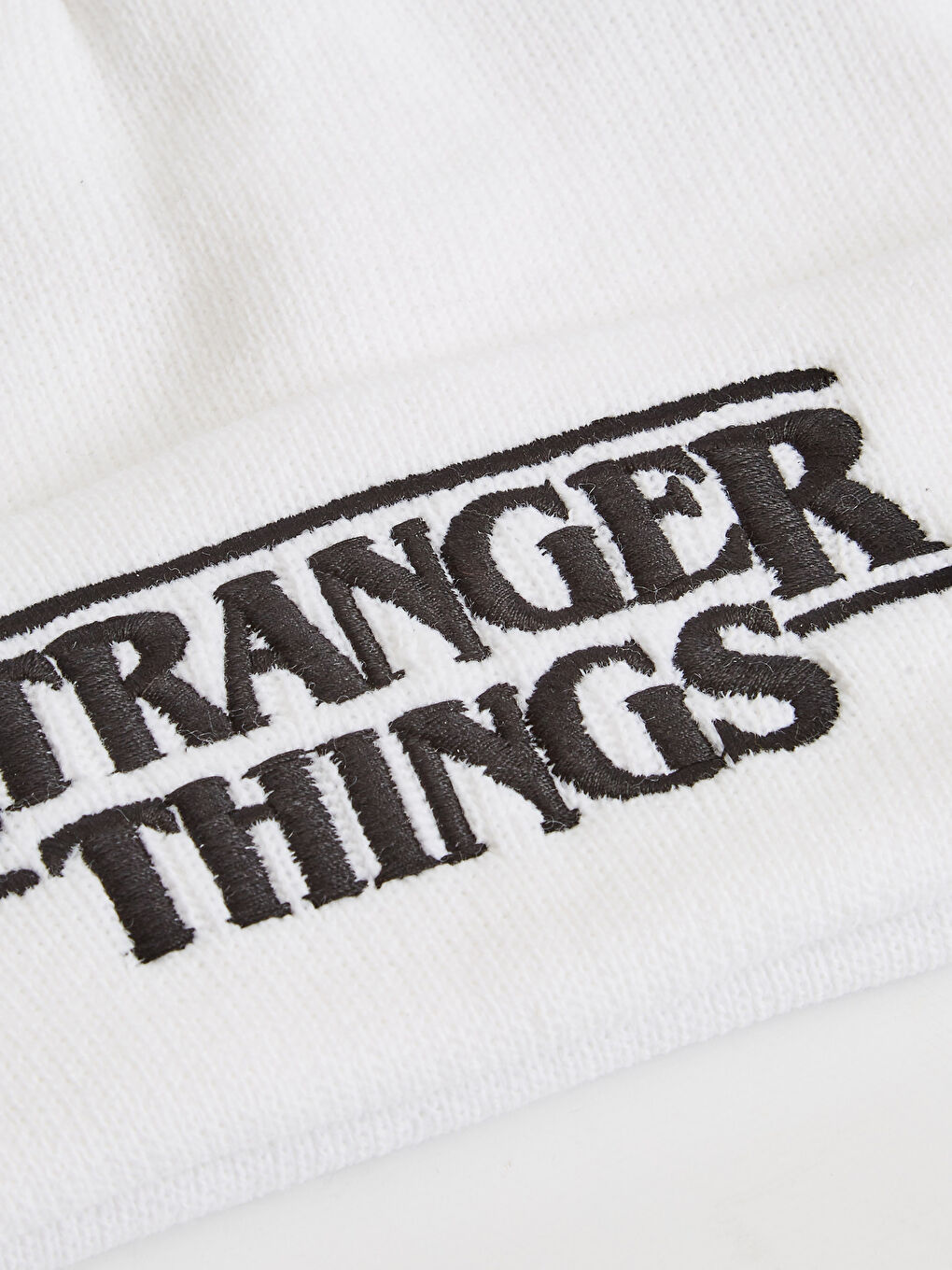 Beyaz Stranger Things Lisanslı Triko Bere-1