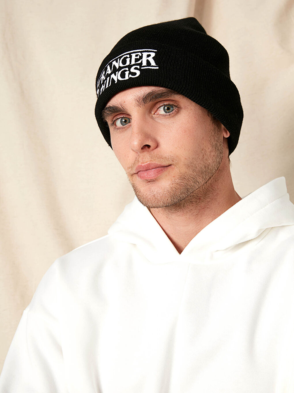 Siyah Stranger Things Lisanslı Triko Bere-1