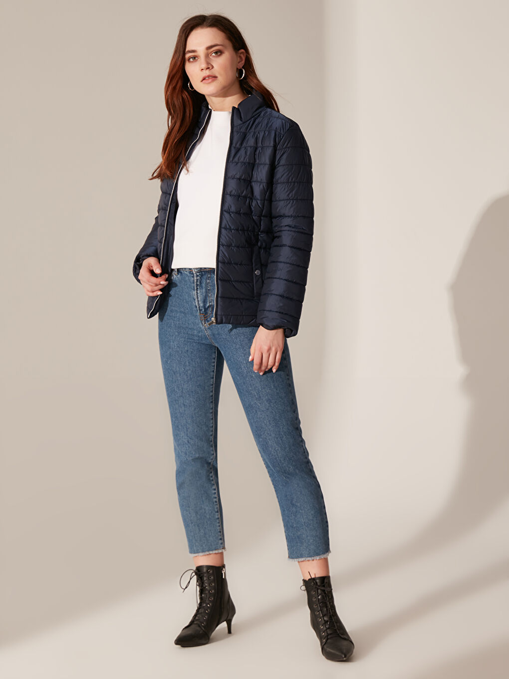 Lacivert Kapüşonlu Uzun Kollu Kadın Dik Yaka Şişme Mont-3