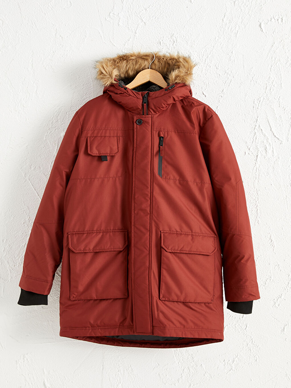 LC Waikiki Comfortable Fit Heavy Parka with Hood -0W3907Z8-MBL
