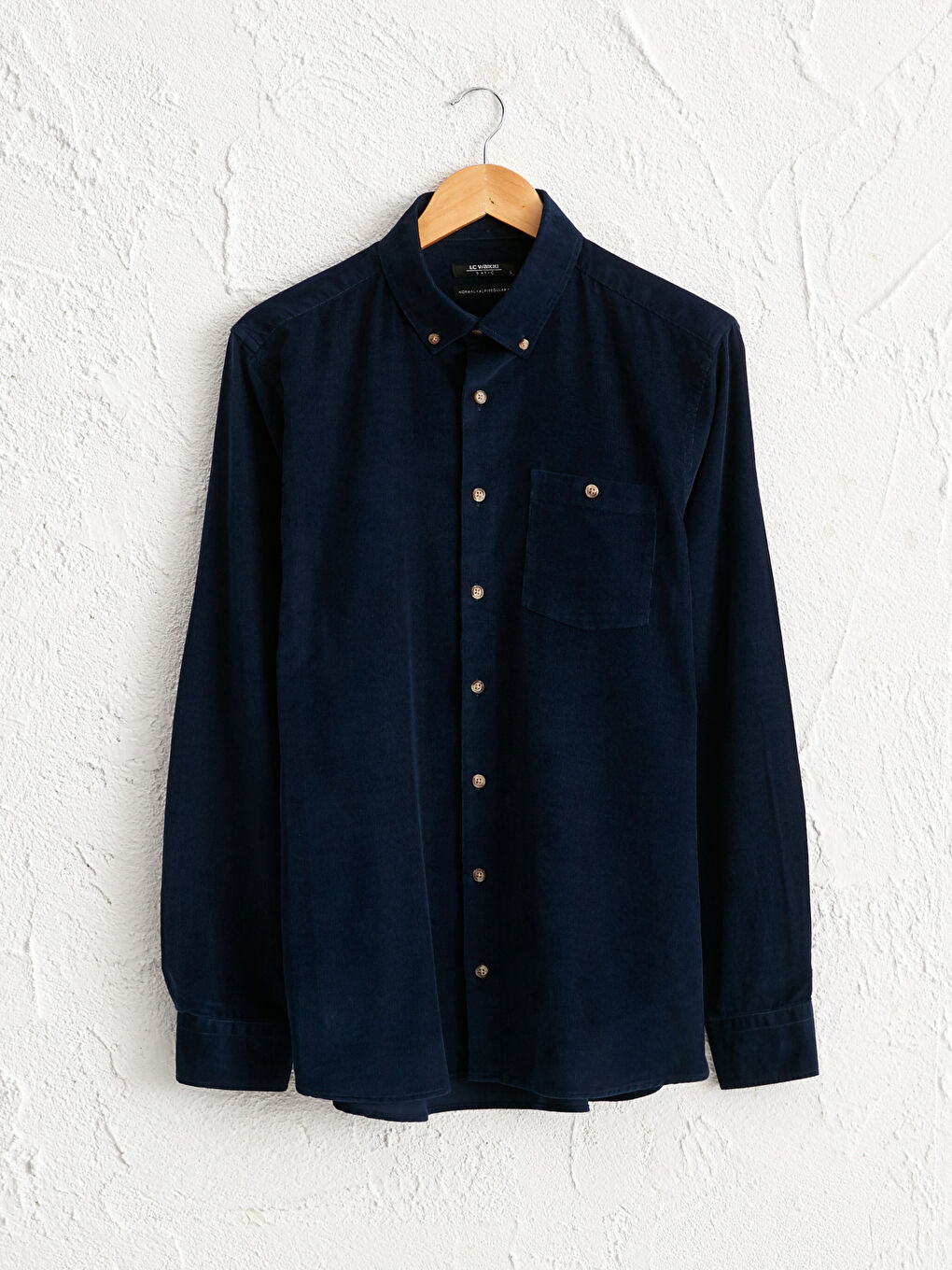 قميص قطيفة كم طويل بقصة عادية