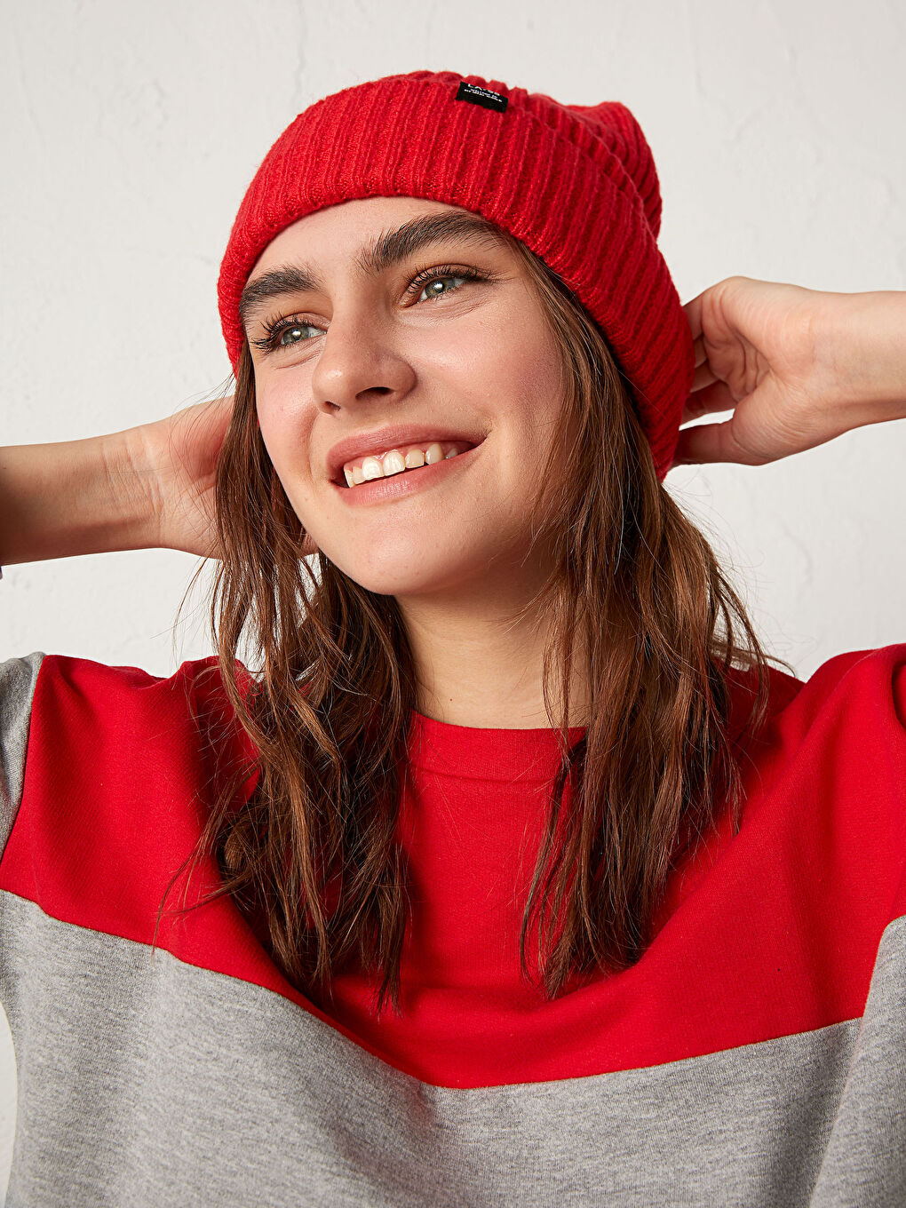Женская трикотажная шапка