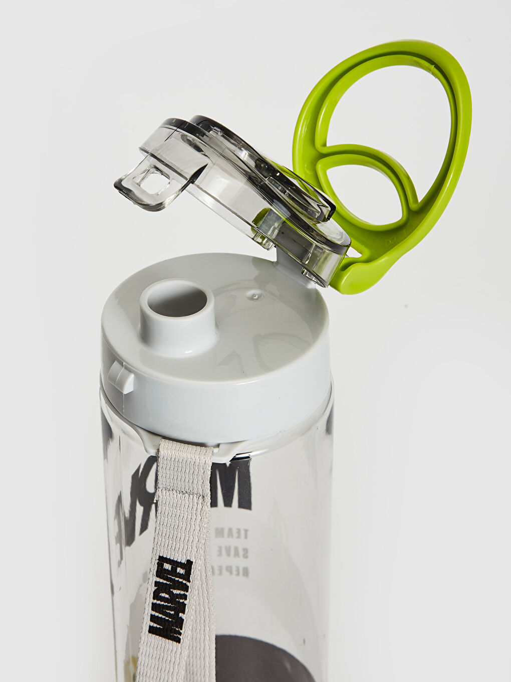 Бутилка за вода с лиценз на “Марвел“-1