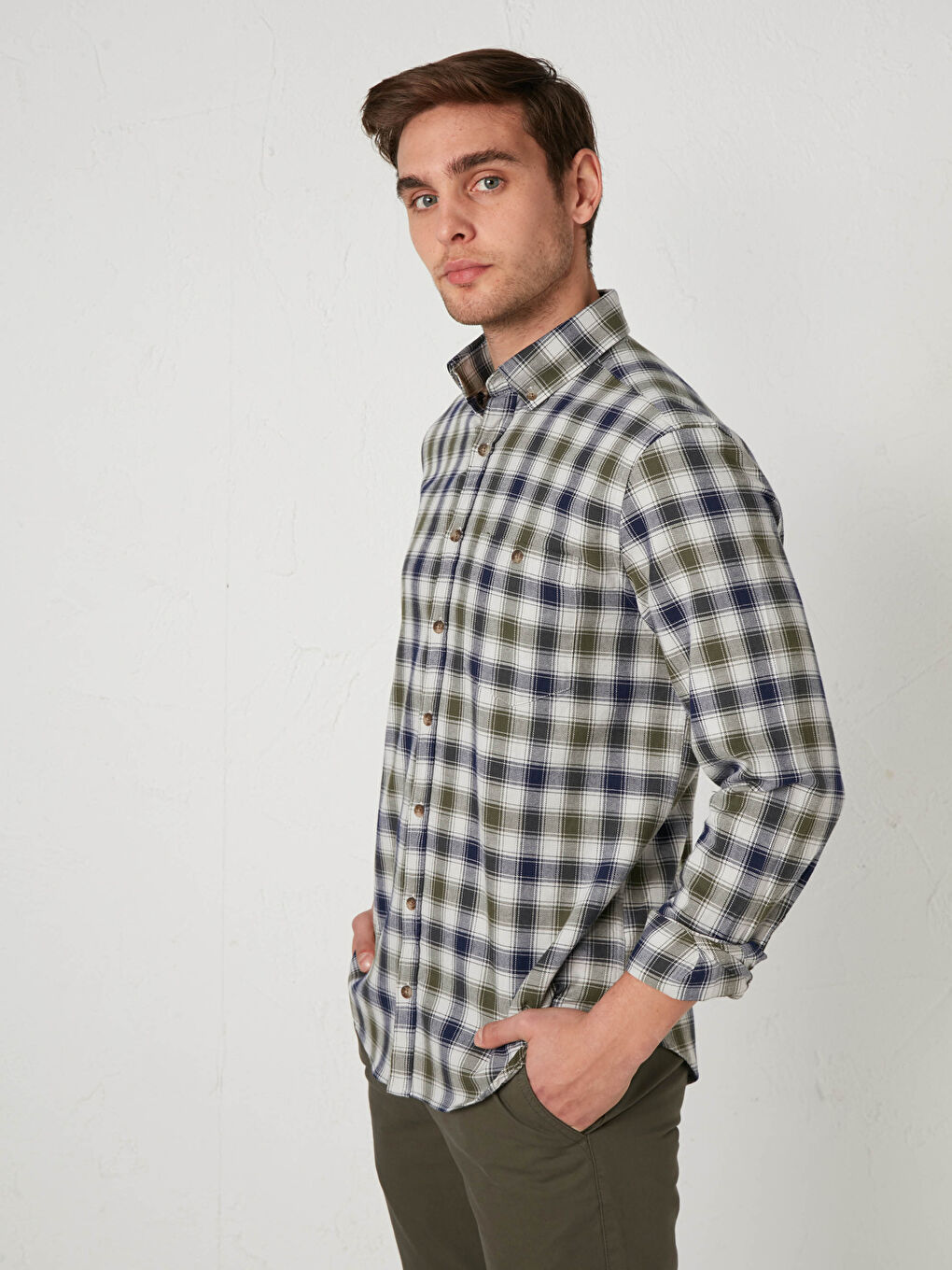 Haki Regular Fit Uzun Kollu Ekose Gabardin Gömlek