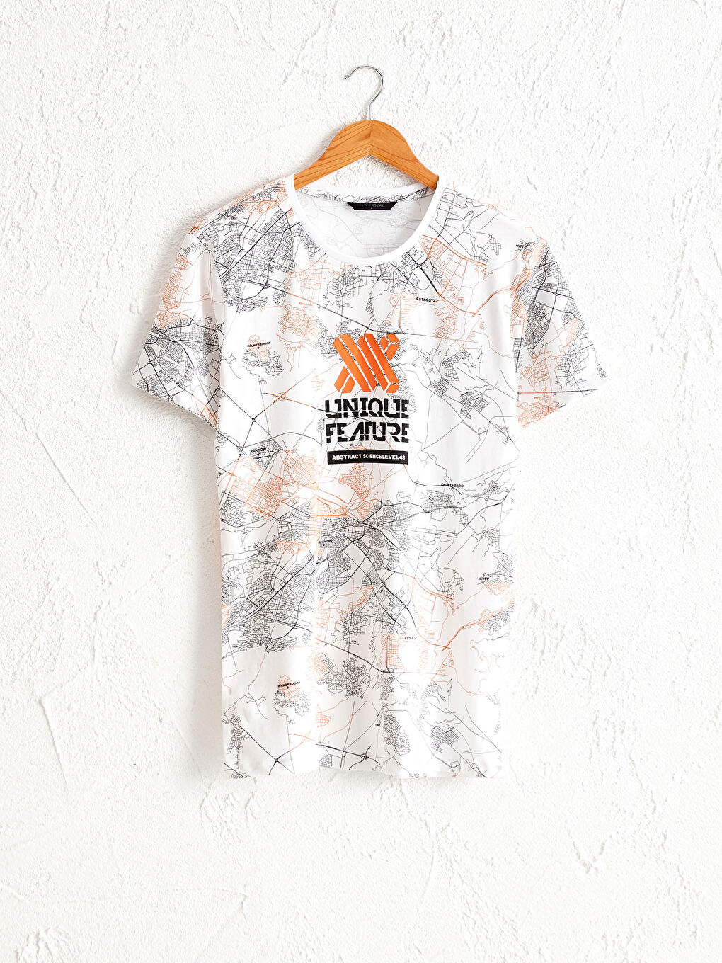 Beyaz Bisiklet Yaka Baskılı Penye Tişört