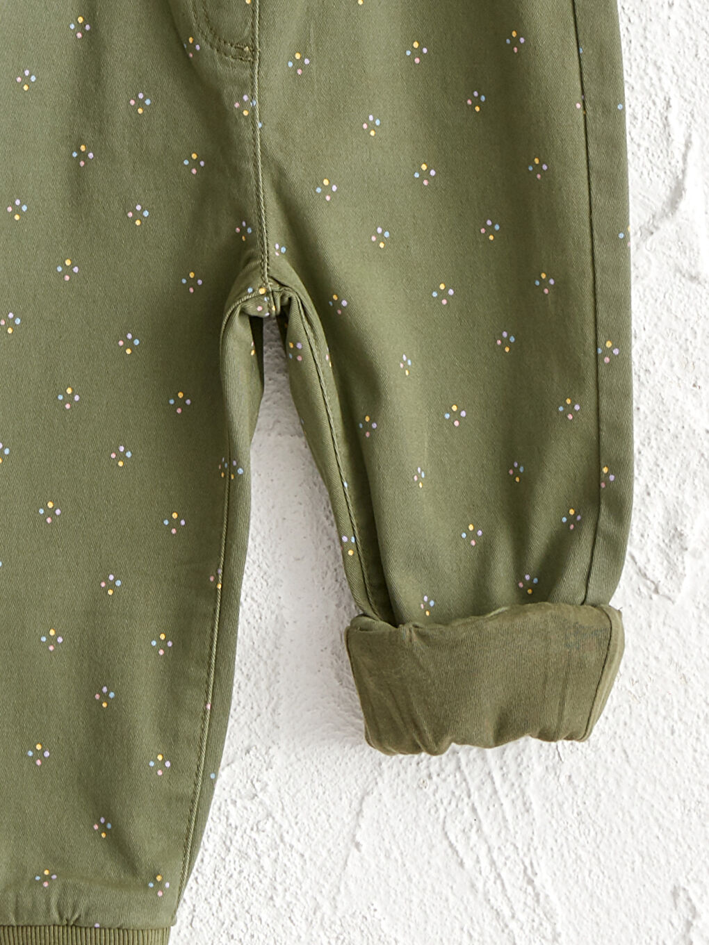 بنطلون جوجر للبنات الرضع بطبعة من قماش الجبردين بخصر مطاطي-2