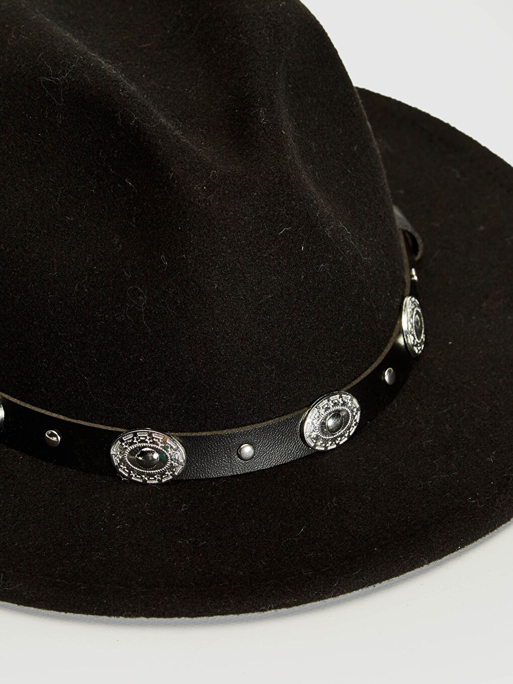 Siyah Kaşe Kemer Detaylı Fötr Şapka-2