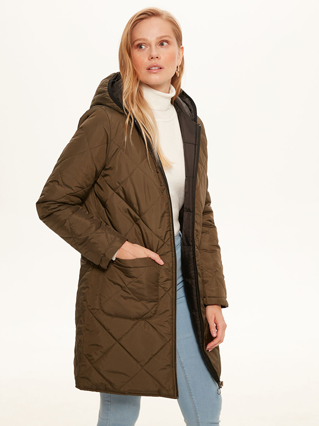 Длинный пуховик с капюшоном-1