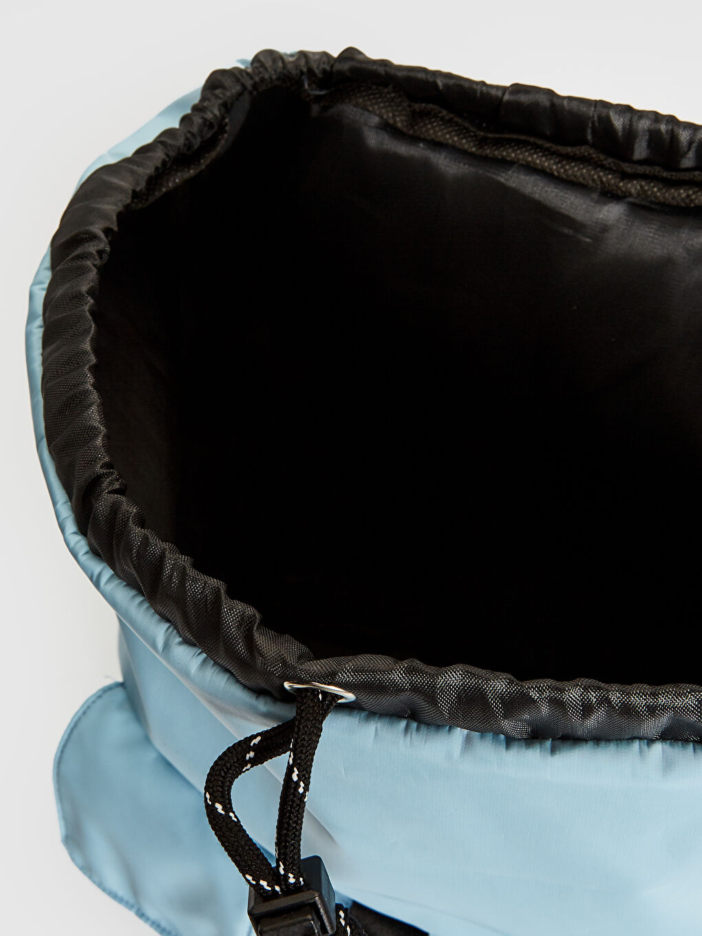 Rucsac cu Detalii de Buzunar și Șnur-4