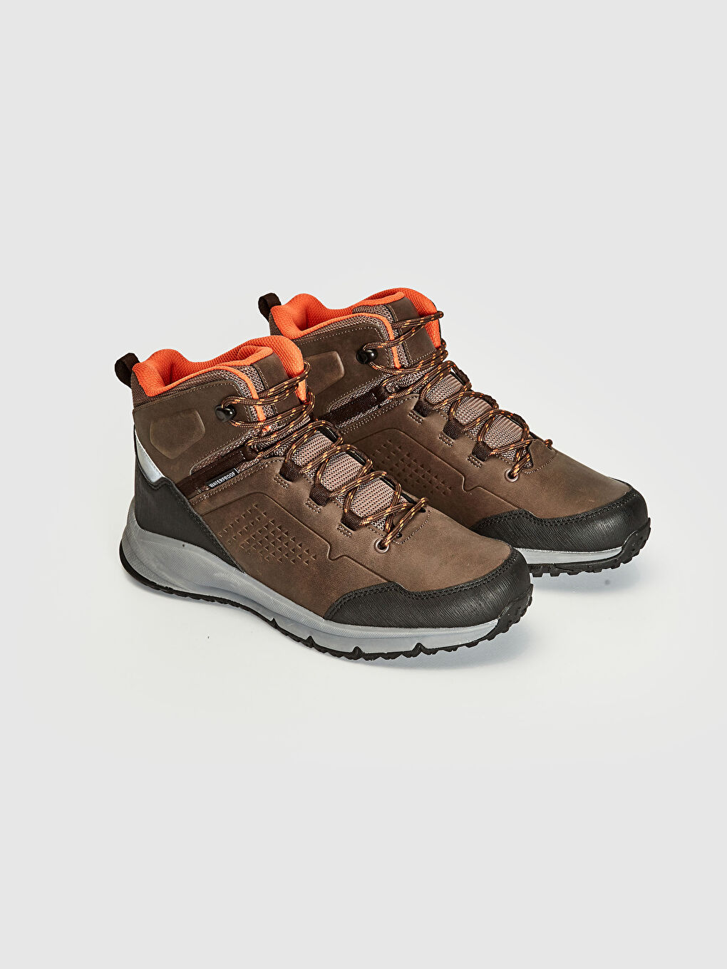 Ерлерге арналған трекинг етіктері