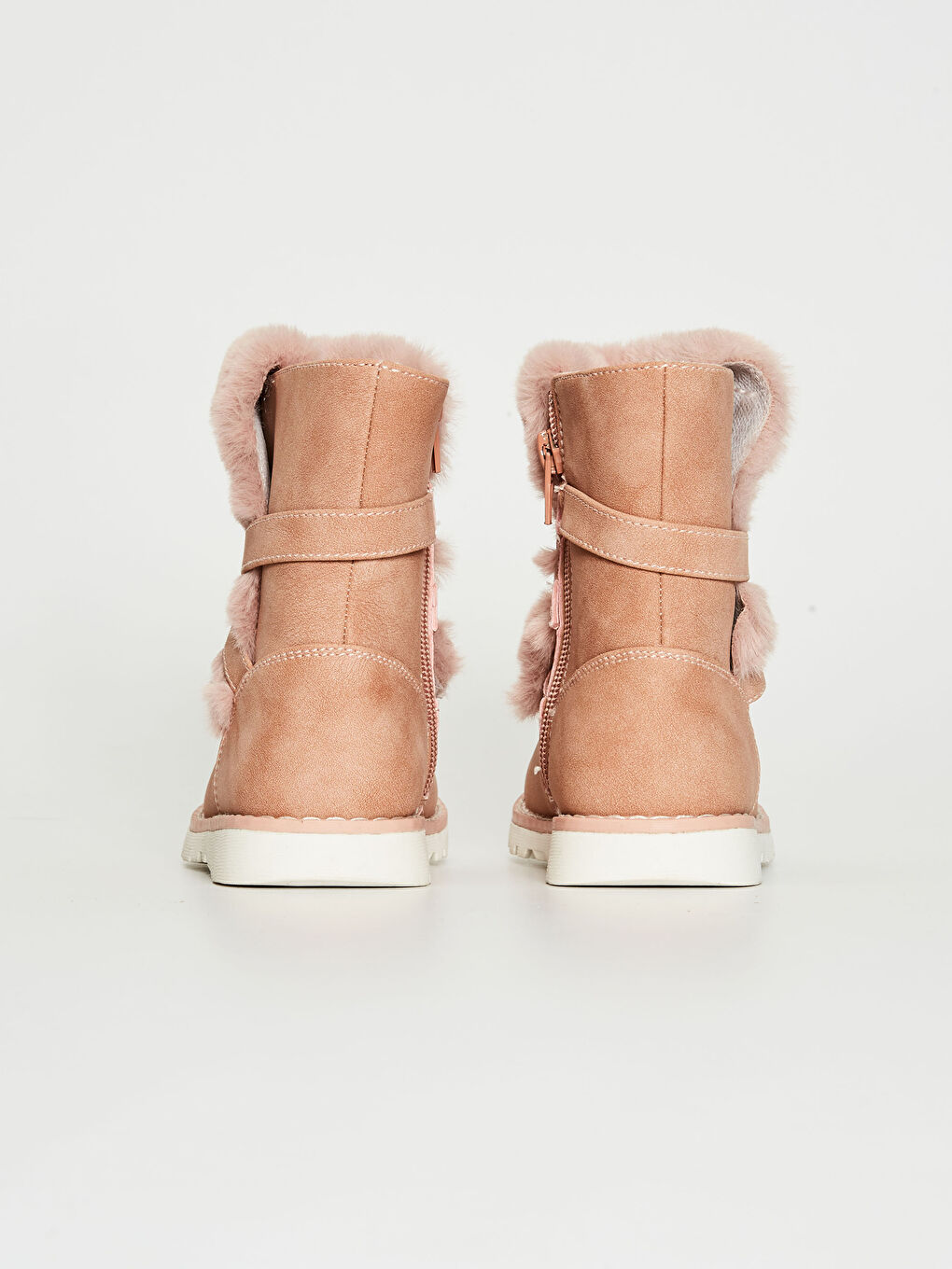 Қыз балаға арналған плюшпен безендірілген етік-4