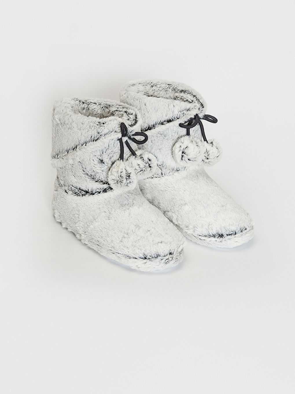 أحذية منزلية ببطانة قطيفة للنساء