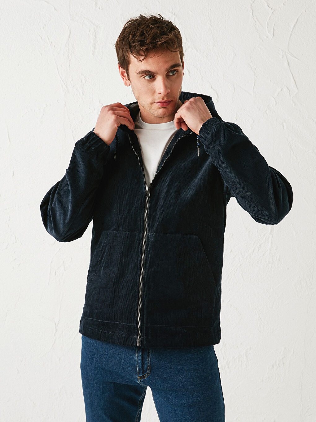 Lacivert Dik Yaka Kapüşonlu İnce Mont-1