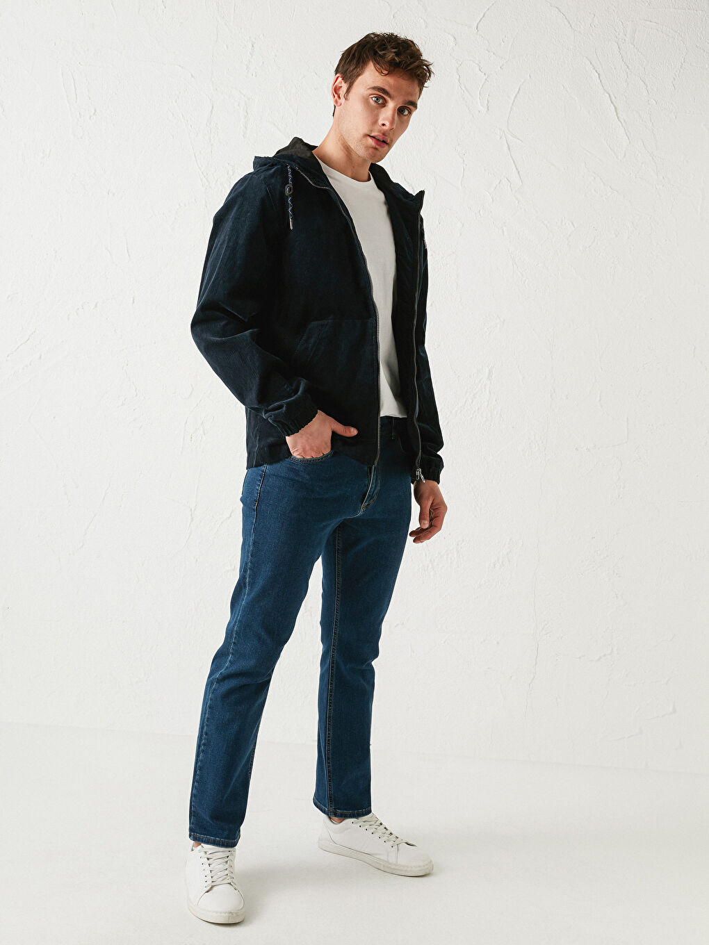 Lacivert Dik Yaka Kapüşonlu İnce Mont-4