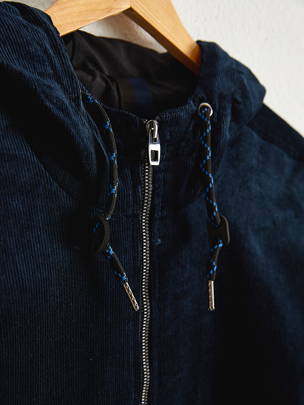 Lacivert Dik Yaka Kapüşonlu İnce Mont-8