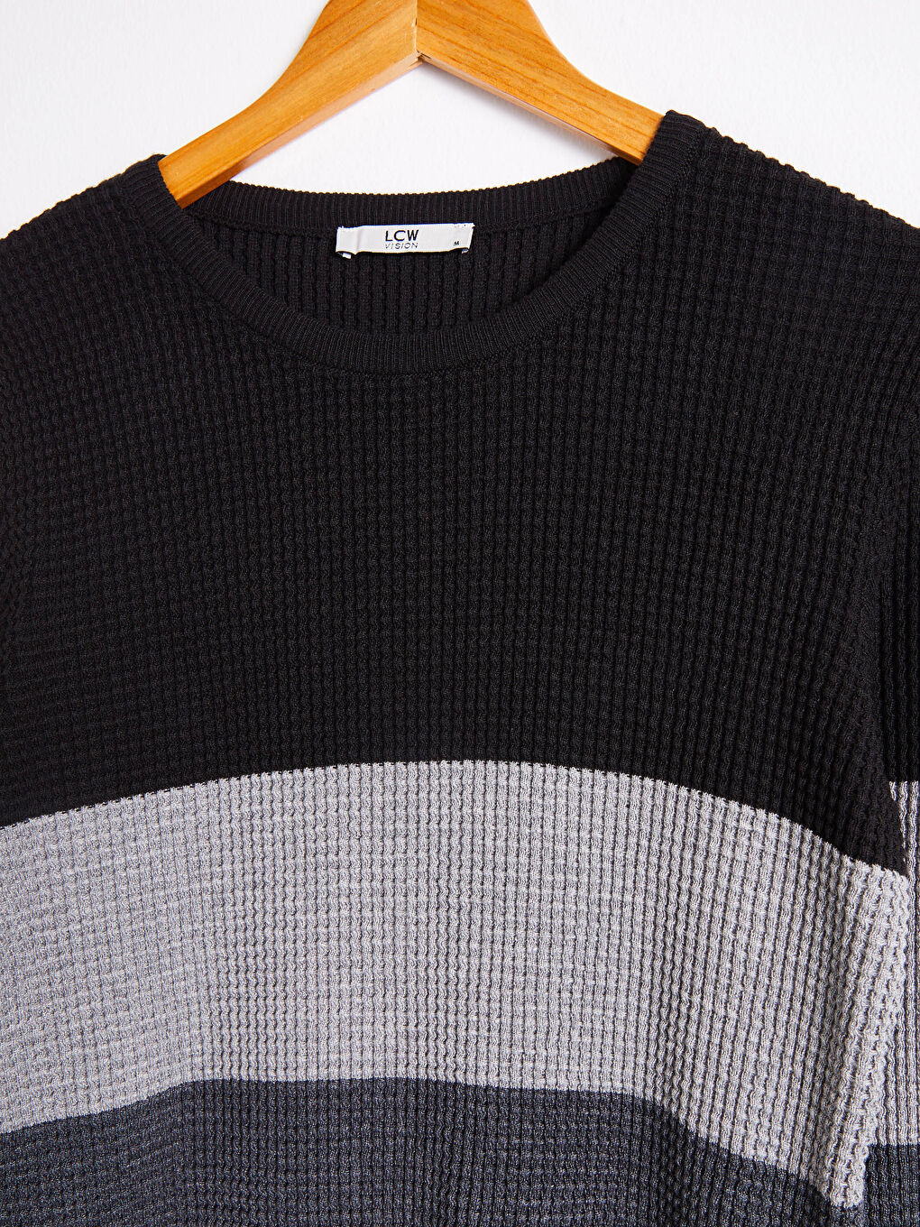 Светр із кольоровими блоками з легкого трикотажу-5