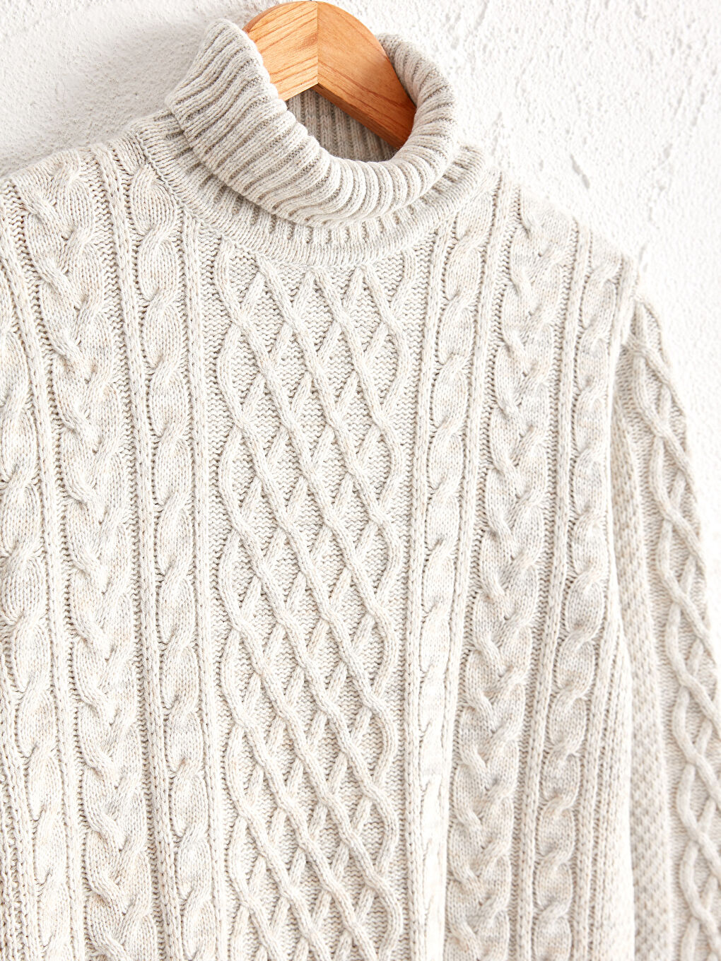 Gri Balıkçı Yaka Kendinden Desenli Triko Kazak-2