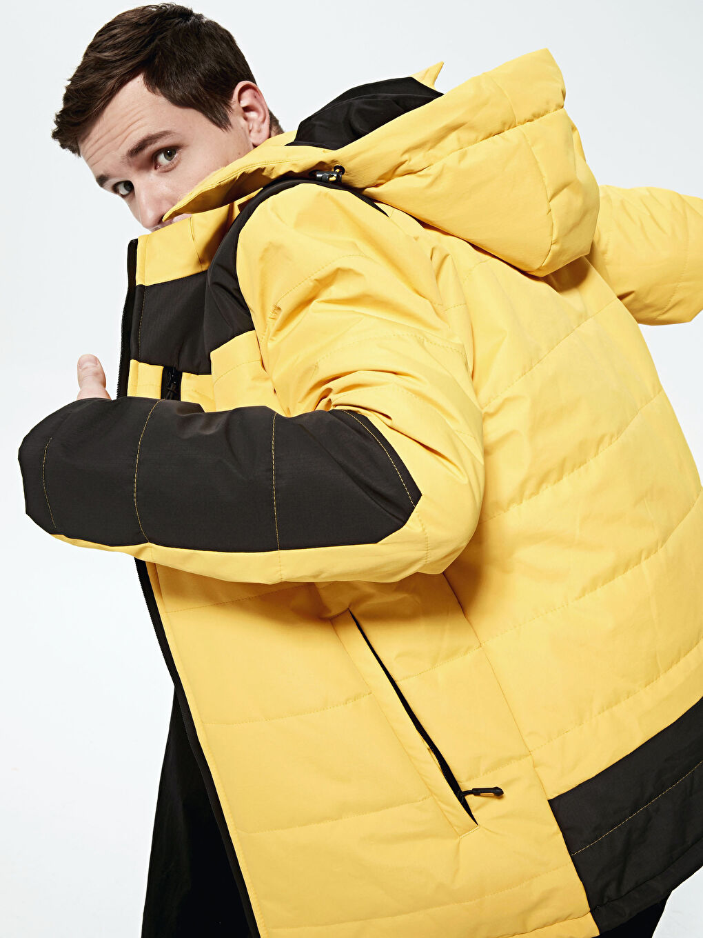 Sarı Dik Yaka Kapüşonlu Kayak Montu-1